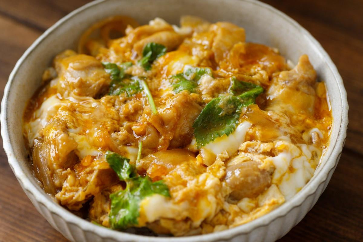 Oyakodon chicken and egg rice bowl recipe