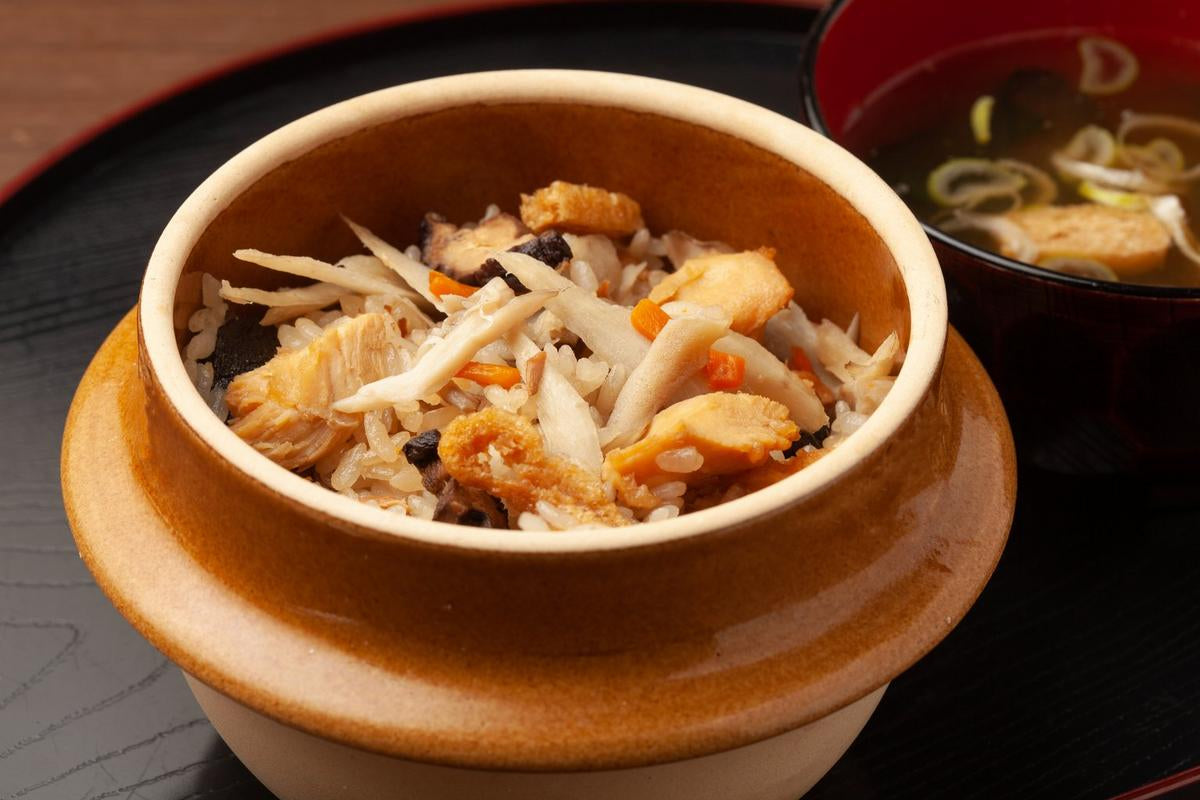 Kamameshi Traditional Japanese Pilaf Recipe