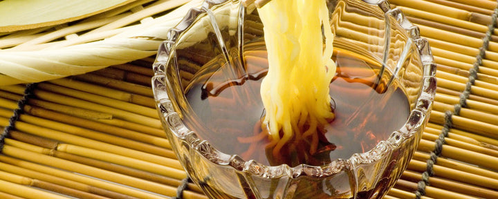 Cold noodles served with tsuyu dipping sauce